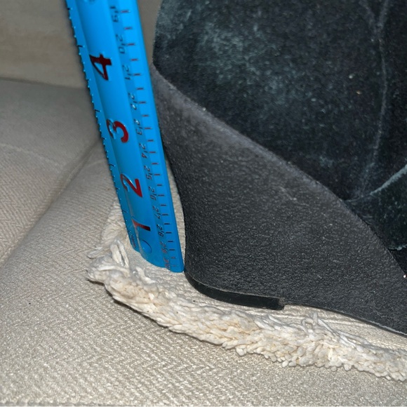 Enzo Angiolini 'EAROSALIE' Black Suede Wedge Boots Women's Size 9 - Picture 7 of 8